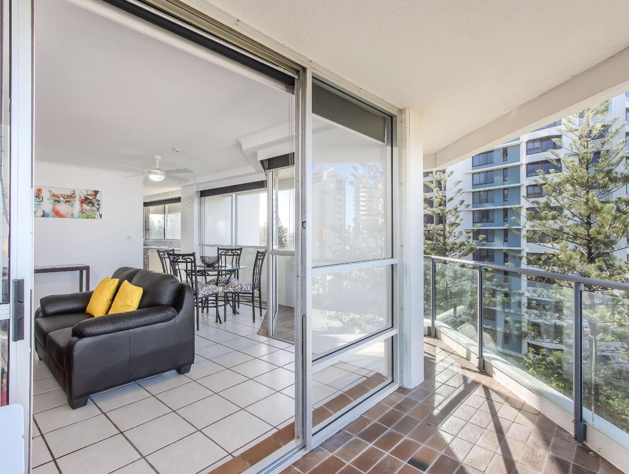גולד קוסט Baronnet Apartments מראה חיצוני תמונה